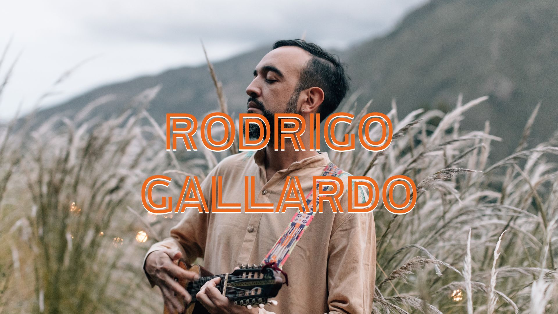 Descubre cómo la música de Rodrigo Gallardo fusiona ritmos ancestrales con electrónica, creando una experiencia de sanación y conexión interior única.